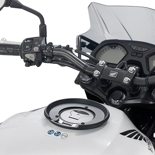 Givi Tanklock kiinnike, Tanklocklaukkujen kiinnittämiseen