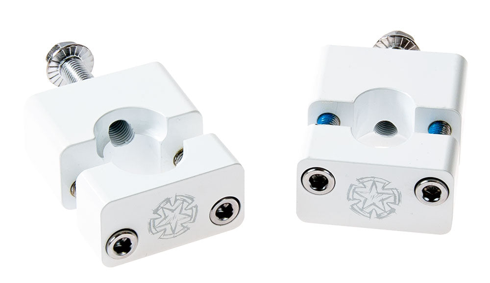 Timeless Ohjaustangon kiinnikepari, Valkoinen, 22mm, M10, Monkey Type / Pitbike