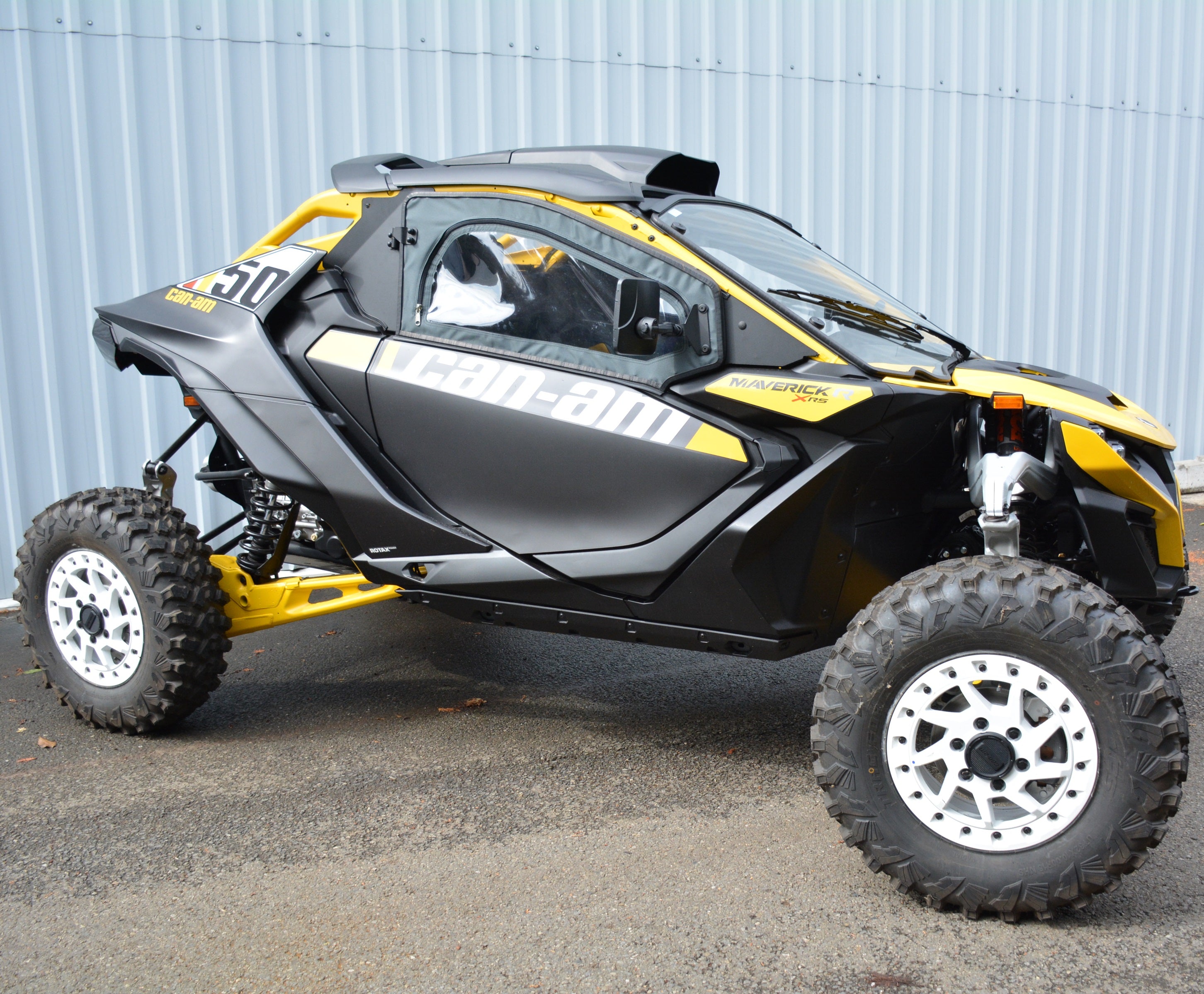 DFK Täysi Ohjaamo (ei katto) Lämm. tuulilasi + pyyh/pes Can-Am Maverick R 2022->