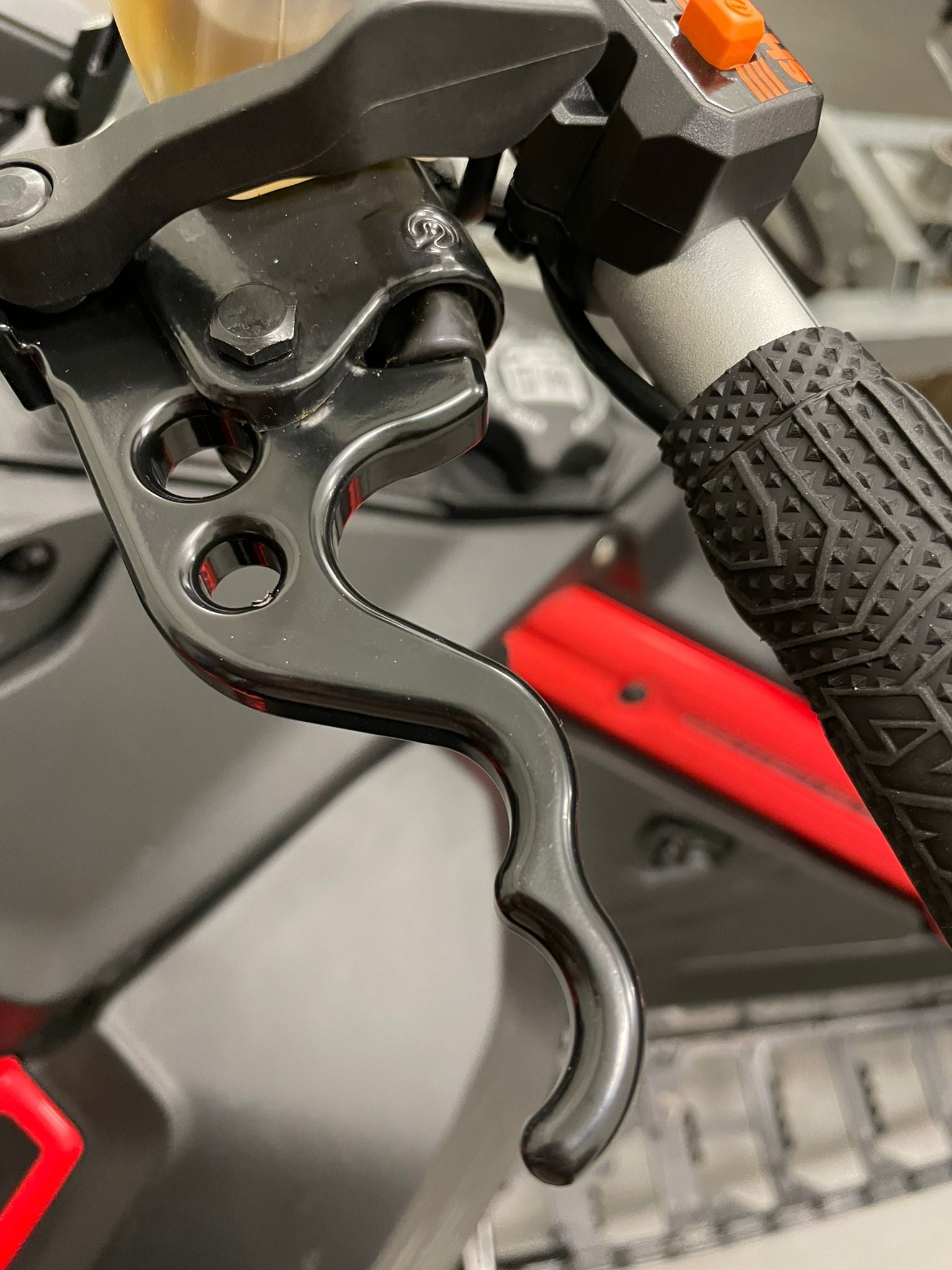 SPI Billet jarrukahva Ski-Doo/Lynx Gen4/5 2008- (Jauhemaalattu musta)