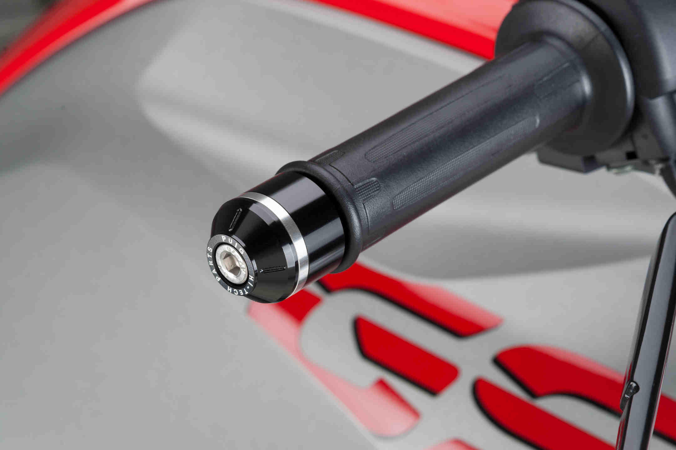 Puig Short Bar End W/Rings Bmw G310R 16' C/Black