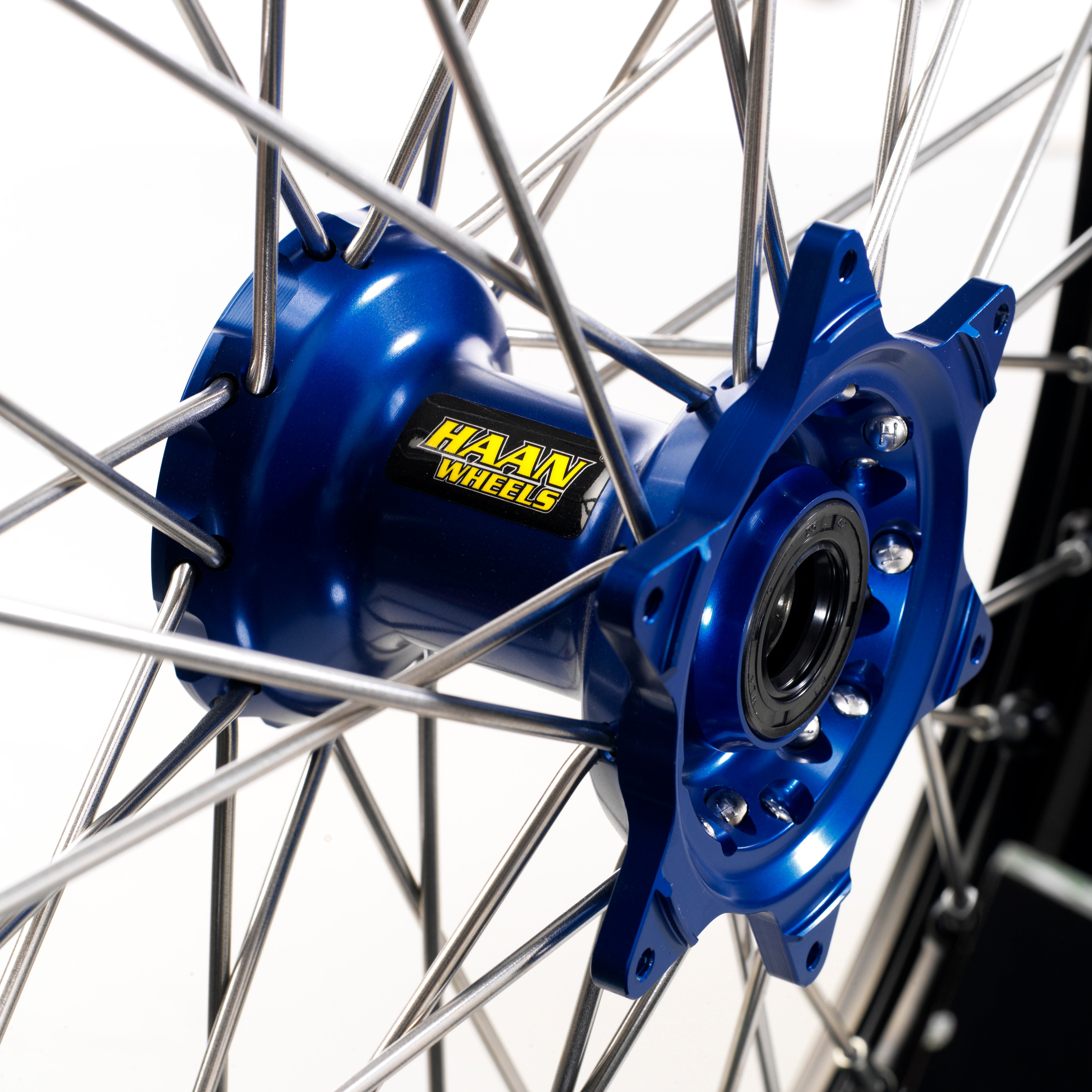 Haan wheel SX85 04-20 16-1,85 BLACK RIM/BLUE HUB